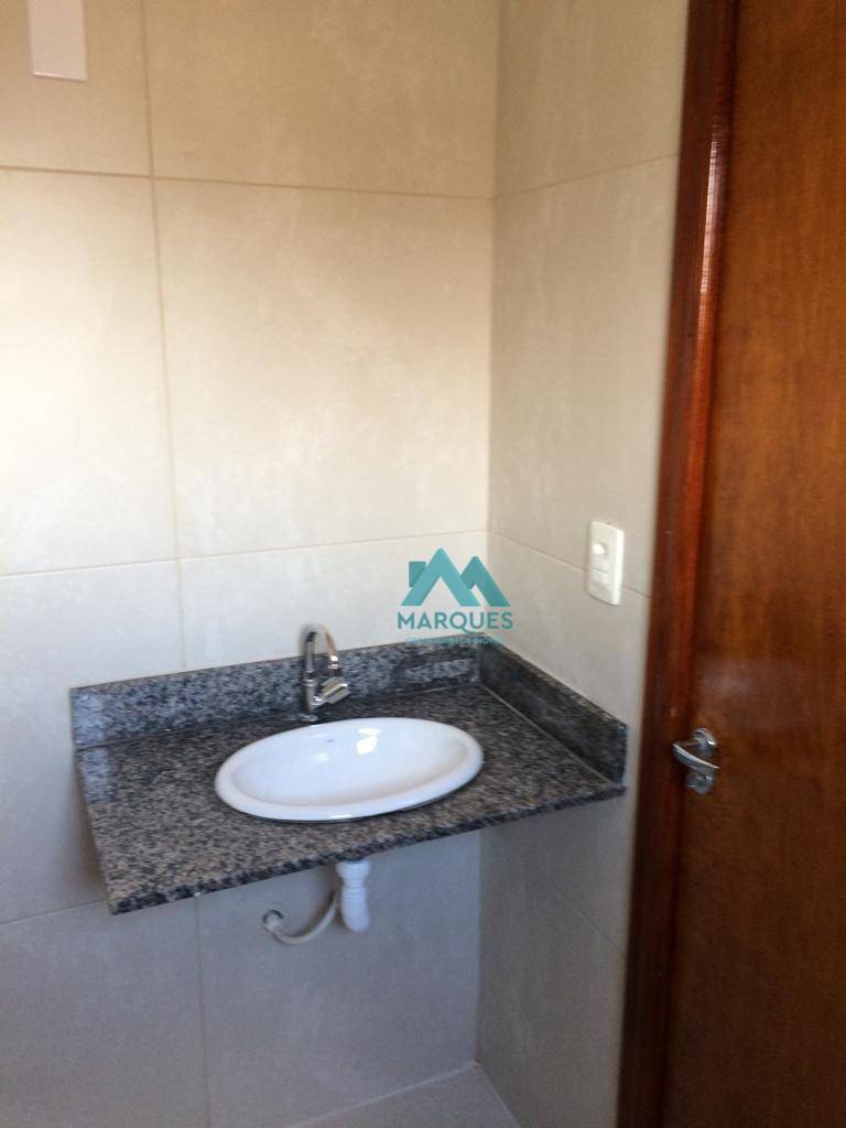 Casa para alugar com 2 quartos, 150m² - Foto 11