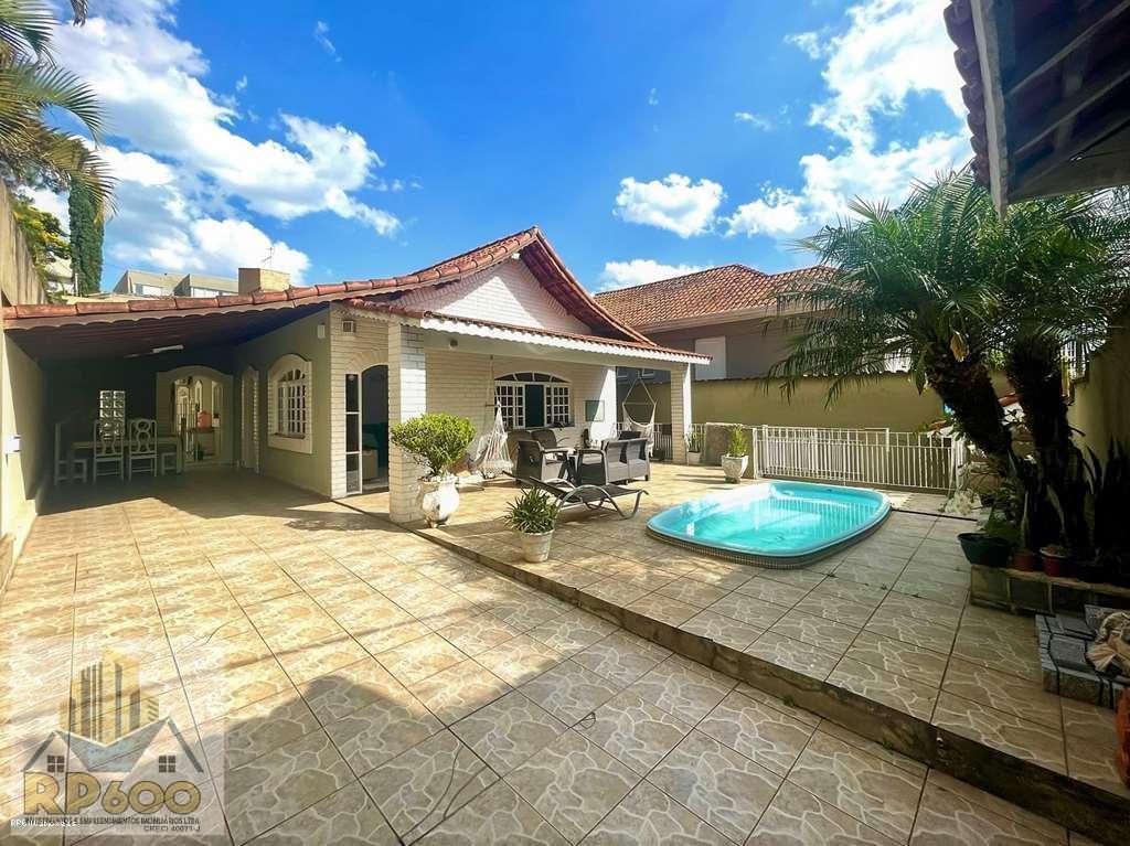 Casa de Condomínio à venda com 3 quartos, 315m² - Foto 4