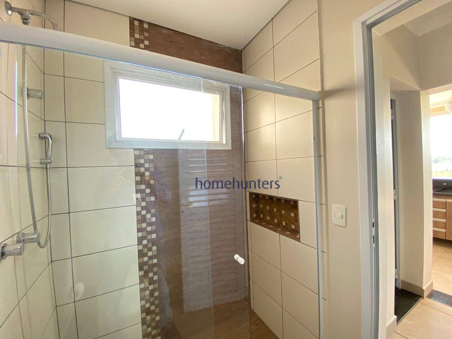 Casa de Condomínio para alugar com 4 quartos, 360m² - Foto 28