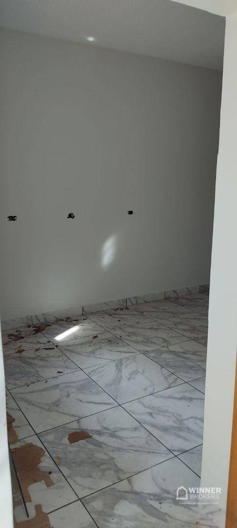 Casa à venda com 3 quartos, 75m² - Foto 4