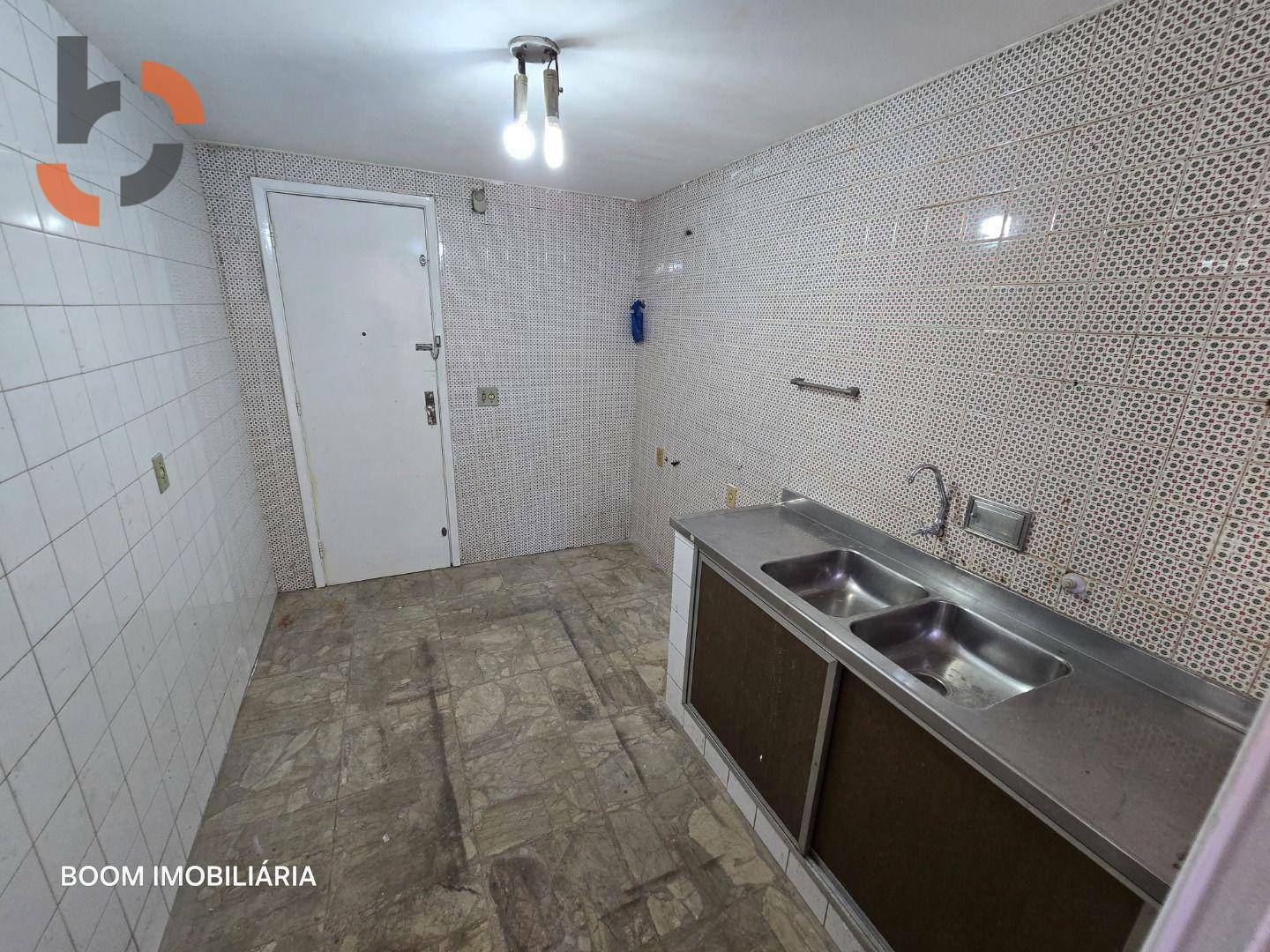 Apartamento para alugar com 3 quartos, 95m² - Foto 13