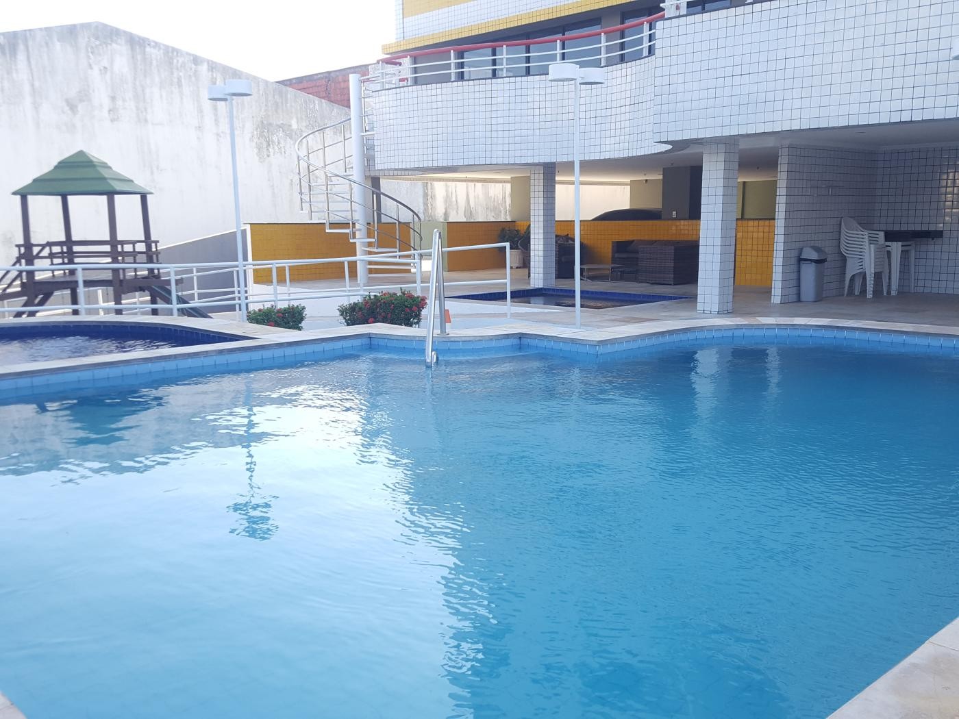Apartamento para alugar com 3 quartos, 75m² - Foto 2