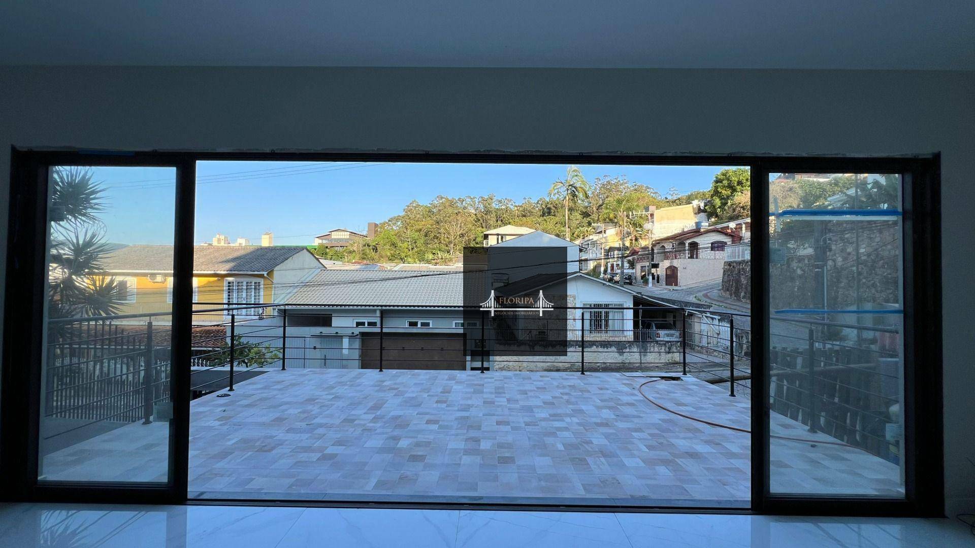 Casa à venda com 3 quartos, 251m² - Foto 5