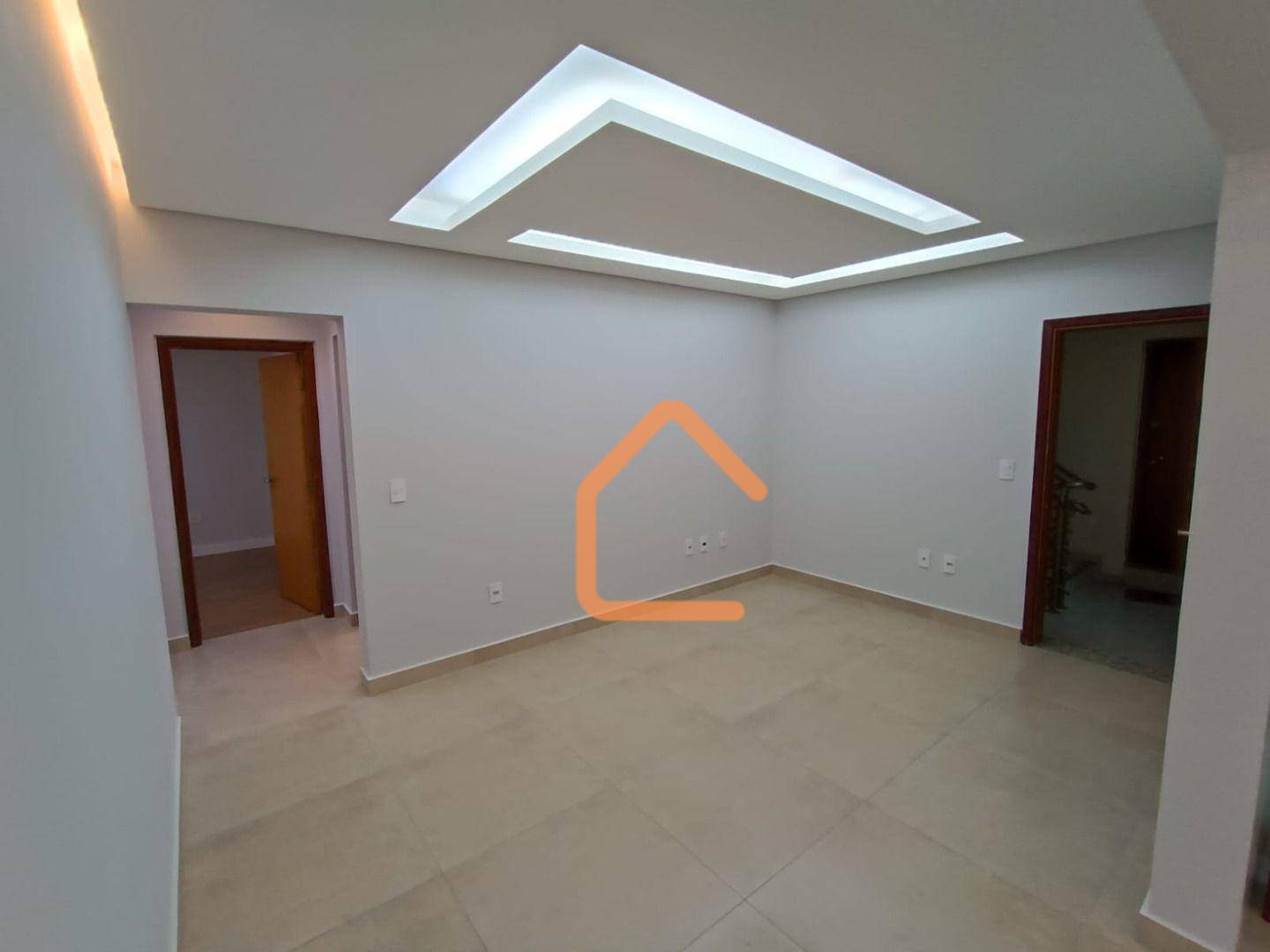 Apartamento à venda com 3 quartos, 110m² - Foto 2