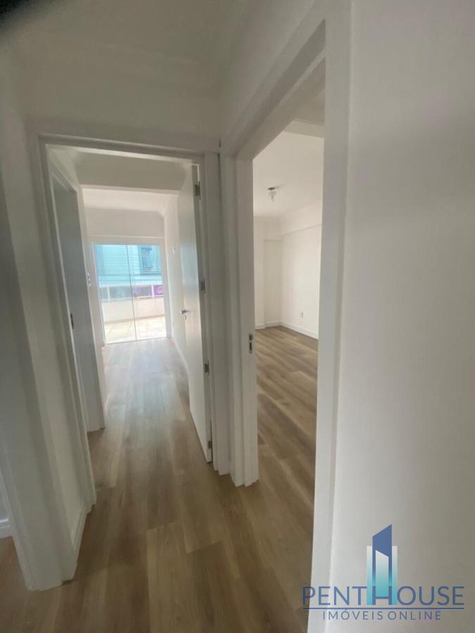 Apartamento à venda com 3 quartos, 147m² - Foto 12