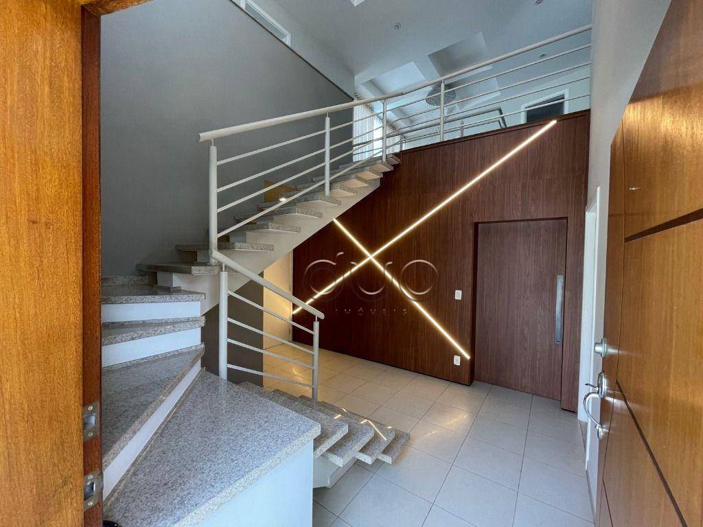 Casa de Condomínio para alugar com 3 quartos, 288m² - Foto 2