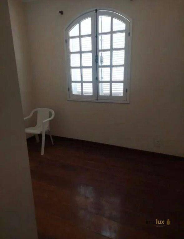 Casa à venda com 4 quartos, 1m² - Foto 8