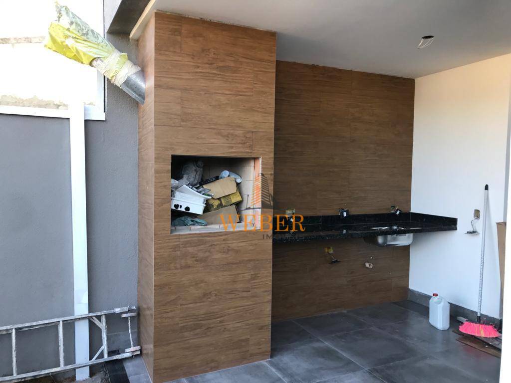 Casa à venda com 3 quartos, 115m² - Foto 2