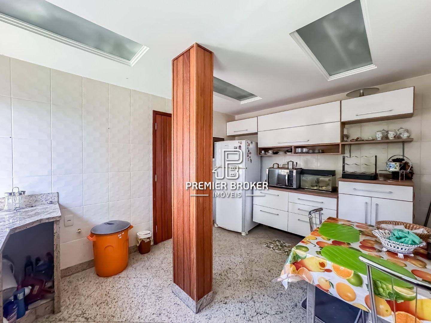 Casa de Condomínio à venda com 5 quartos, 213m² - Foto 12