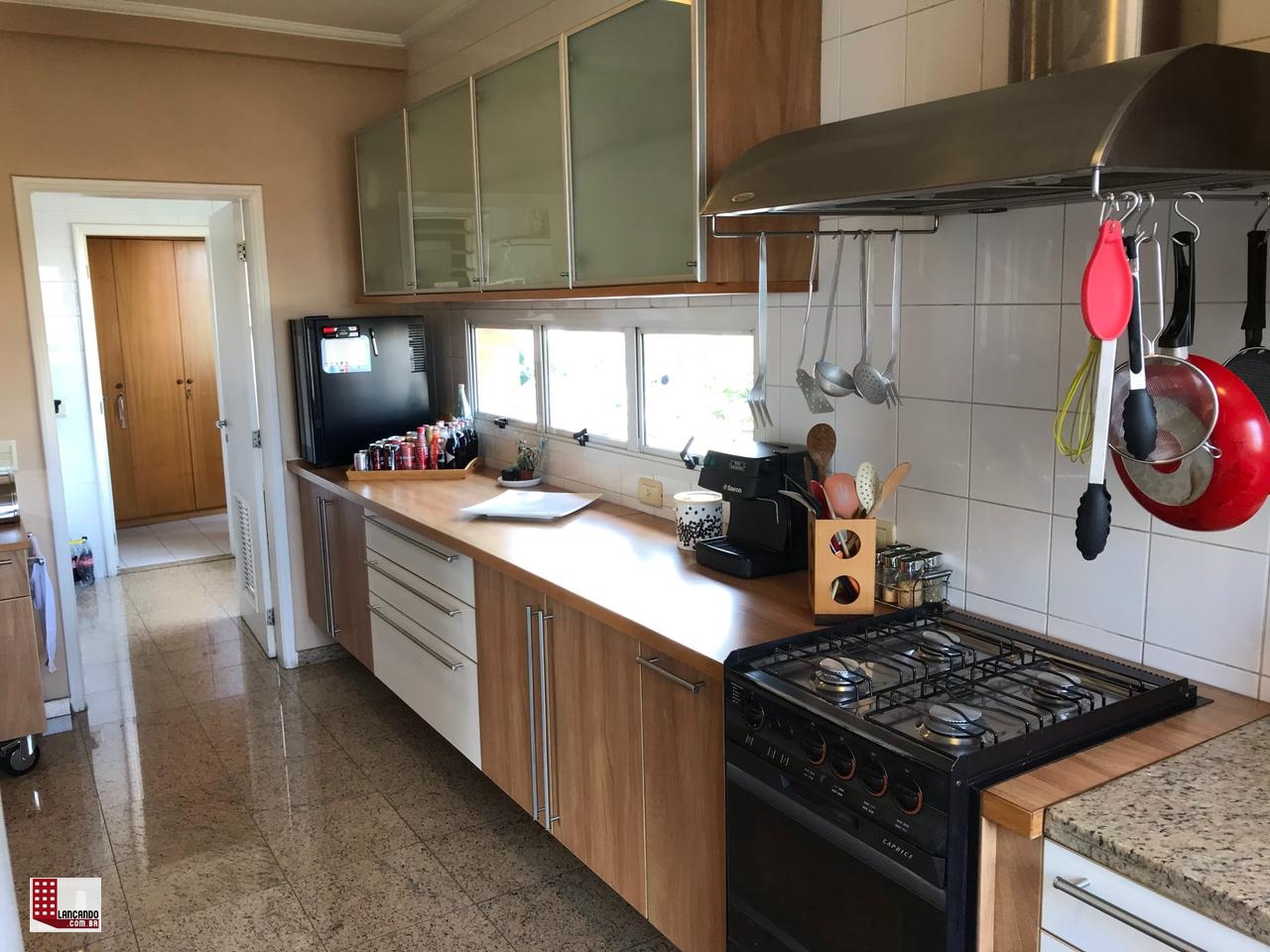 Apartamento à venda com 3 quartos, 160m² - Foto 2