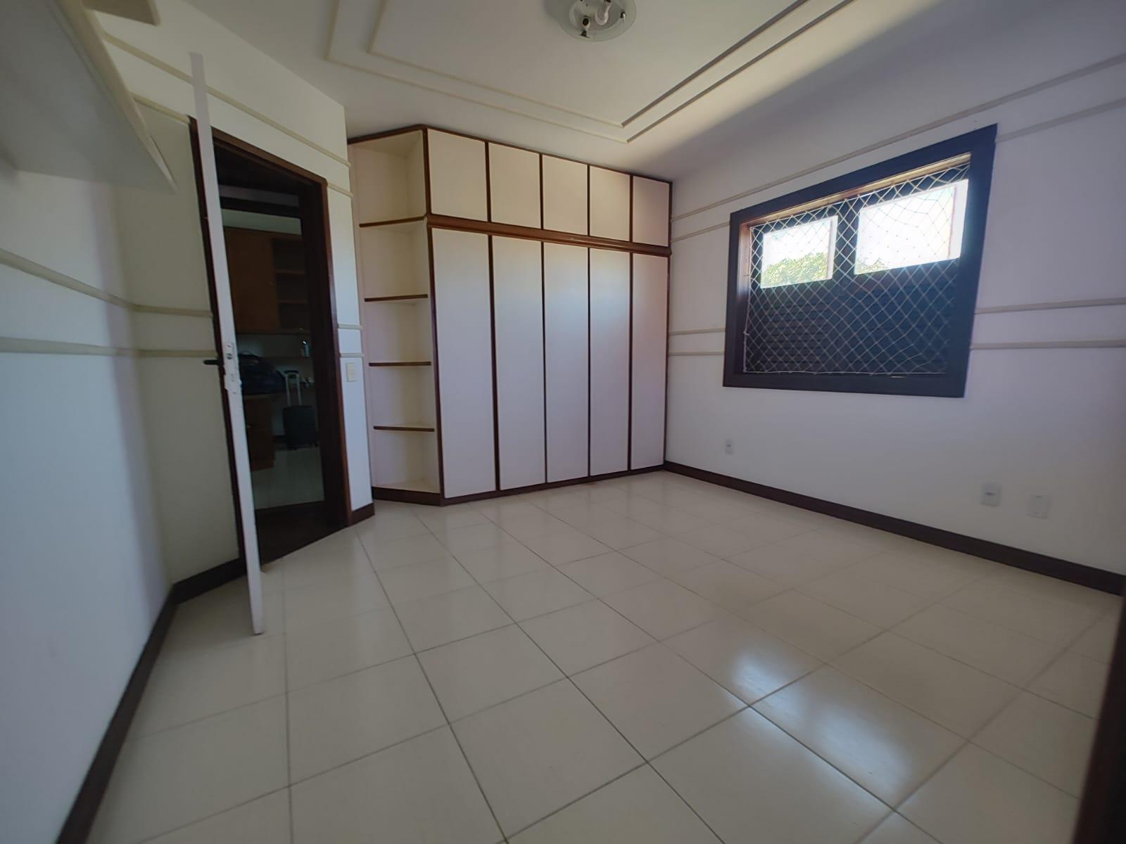 Casa à venda com 4 quartos, 250m² - Foto 35