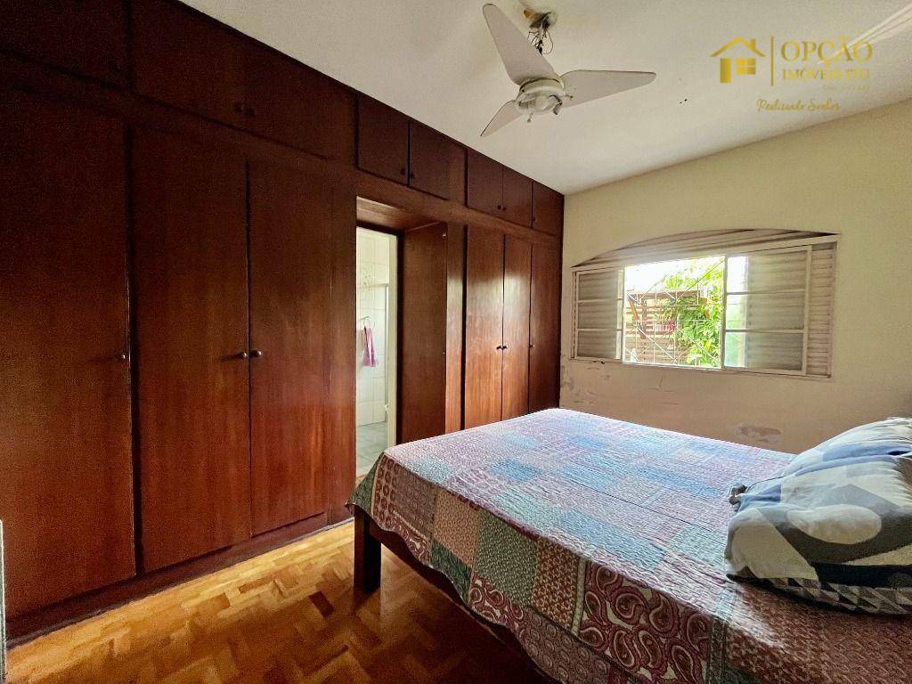 Casa à venda com 4 quartos, 184m² - Foto 18