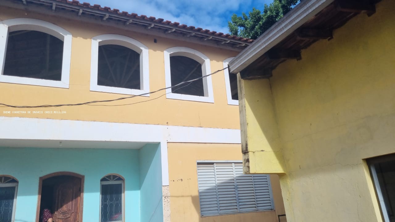 Sobrado à venda com 4 quartos, 551m² - Foto 1