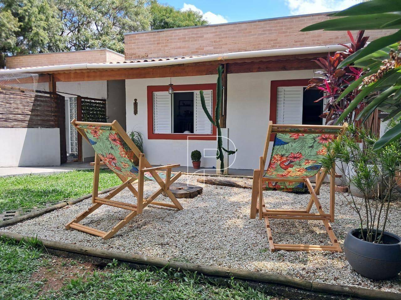 Casa de Condomínio à venda com 3 quartos, 200m² - Foto 1