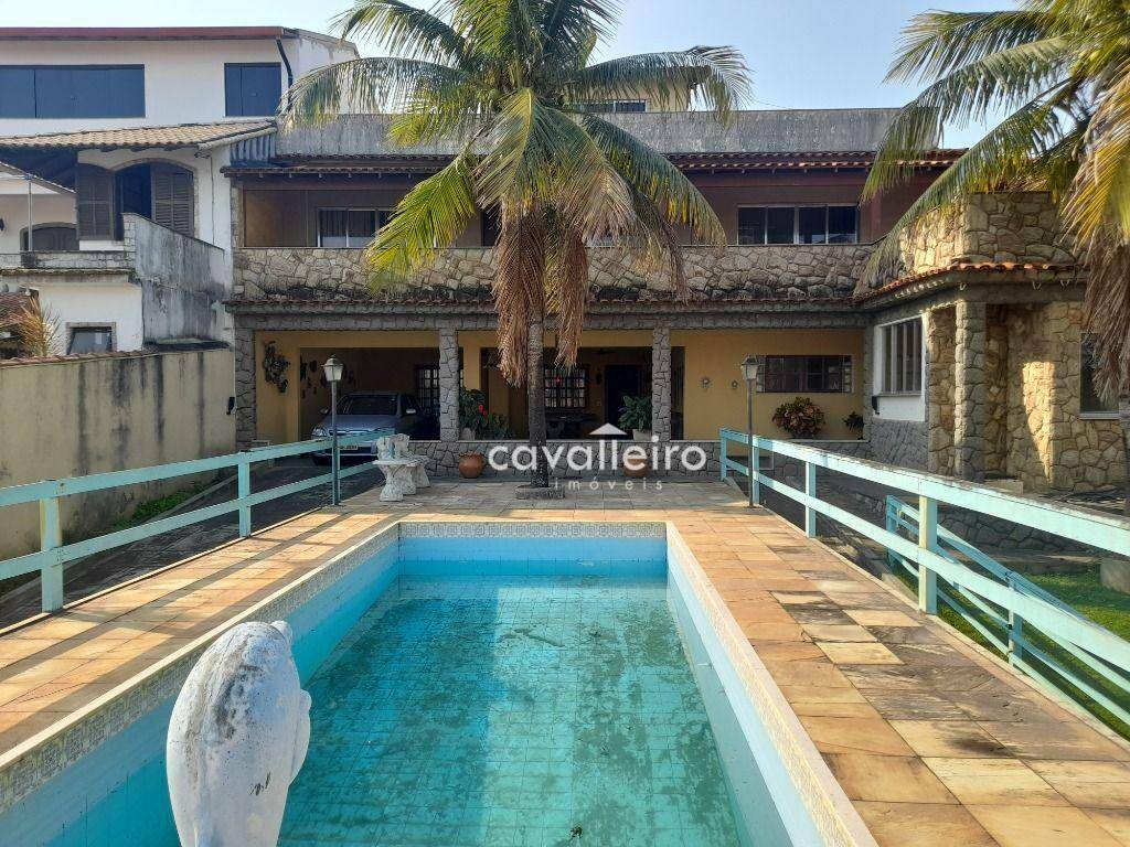 Casa à venda com 5 quartos, 262m² - Foto 1