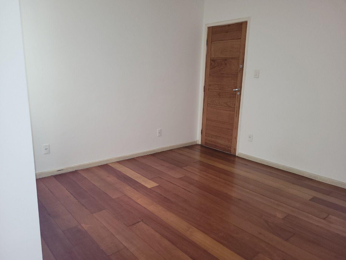 Apartamento à venda com 2 quartos, 72m² - Foto 3