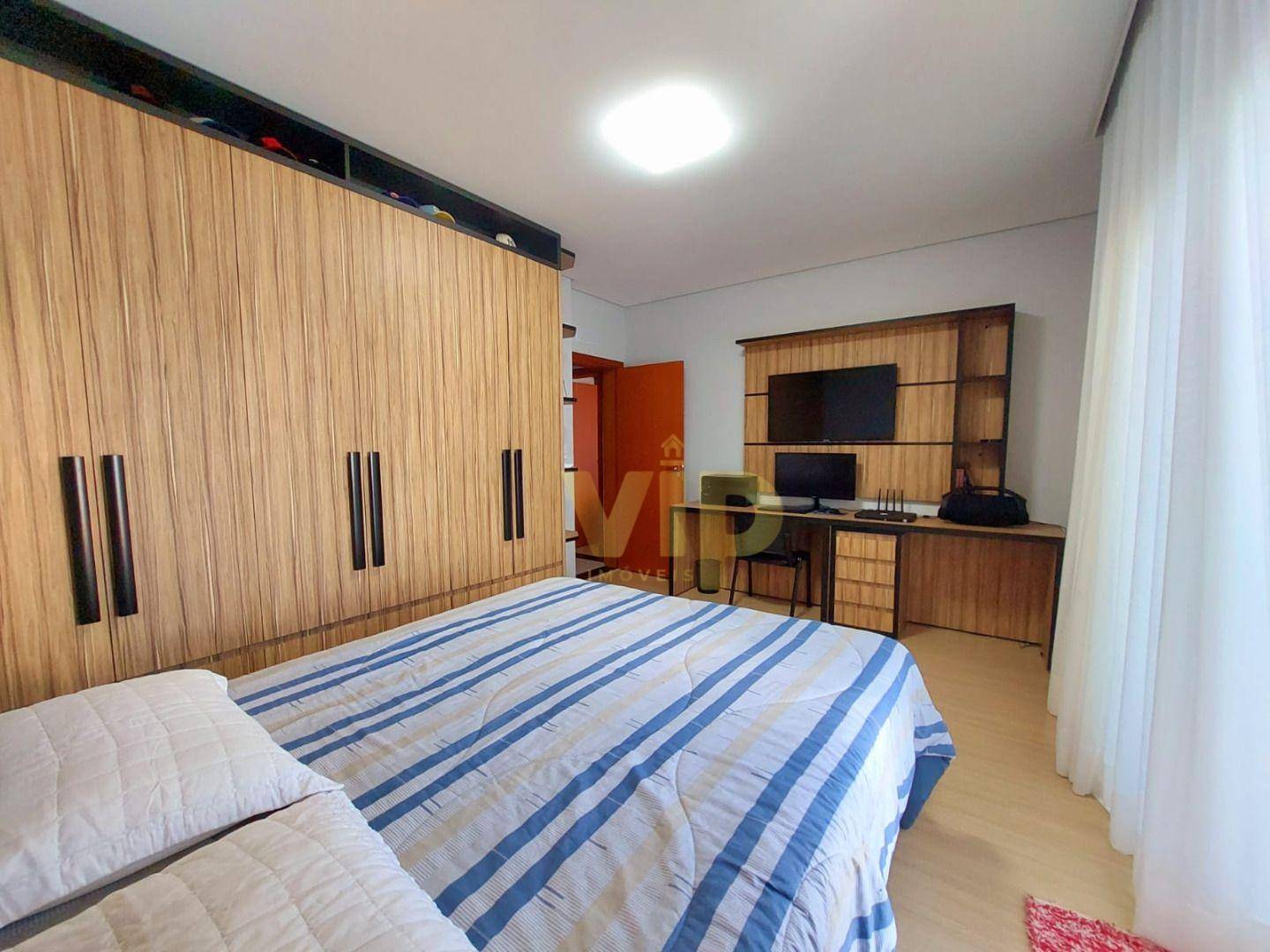 Casa à venda com 4 quartos, 310m² - Foto 8