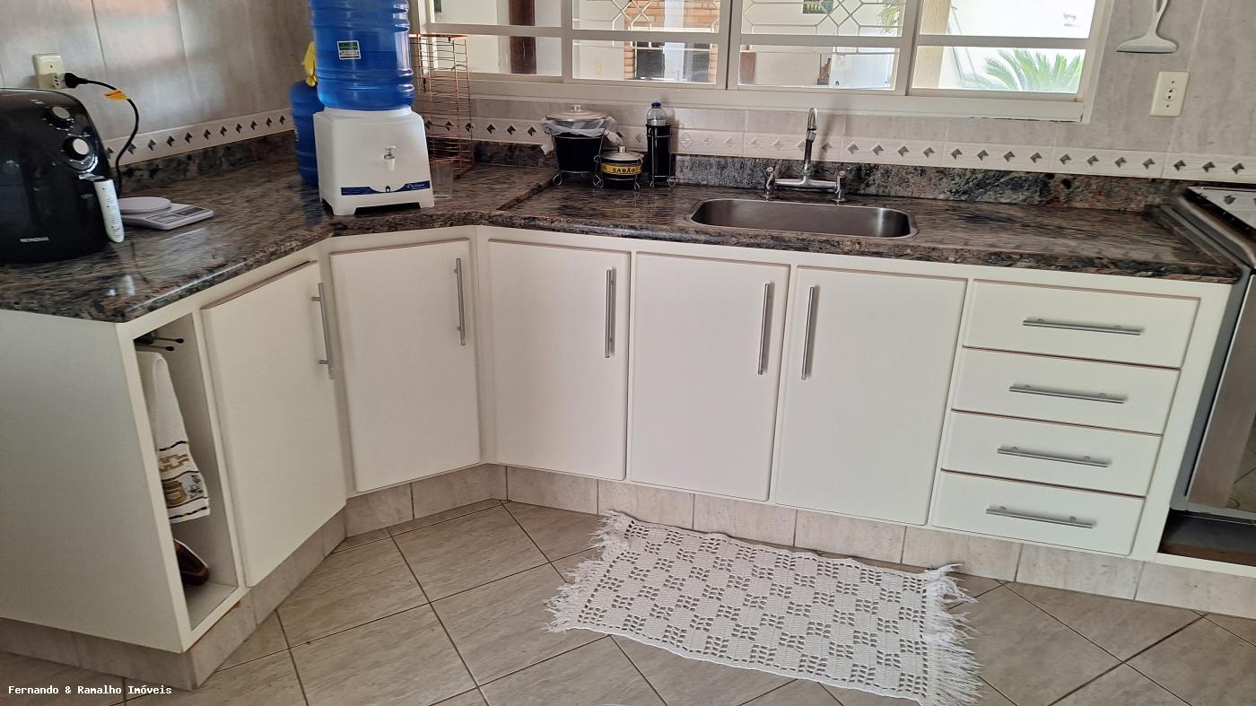 Casa à venda com 3 quartos, 450m² - Foto 27