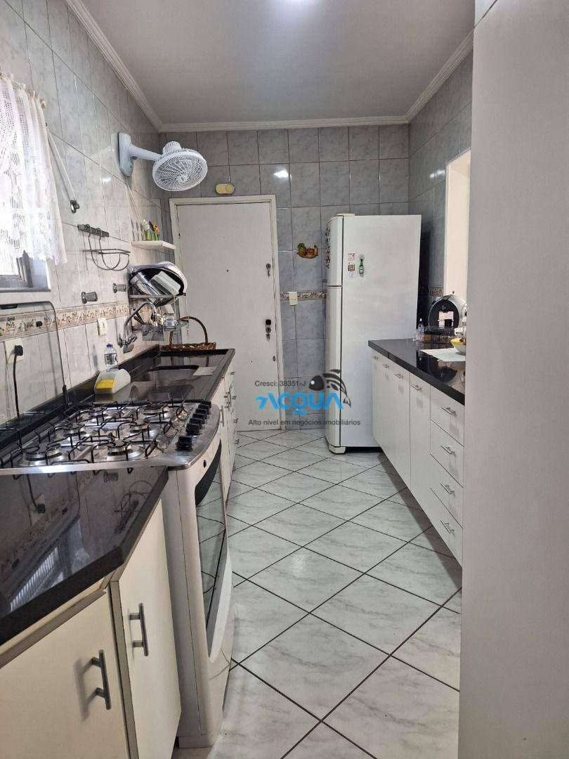 Apartamento à venda com 3 quartos, 155m² - Foto 6