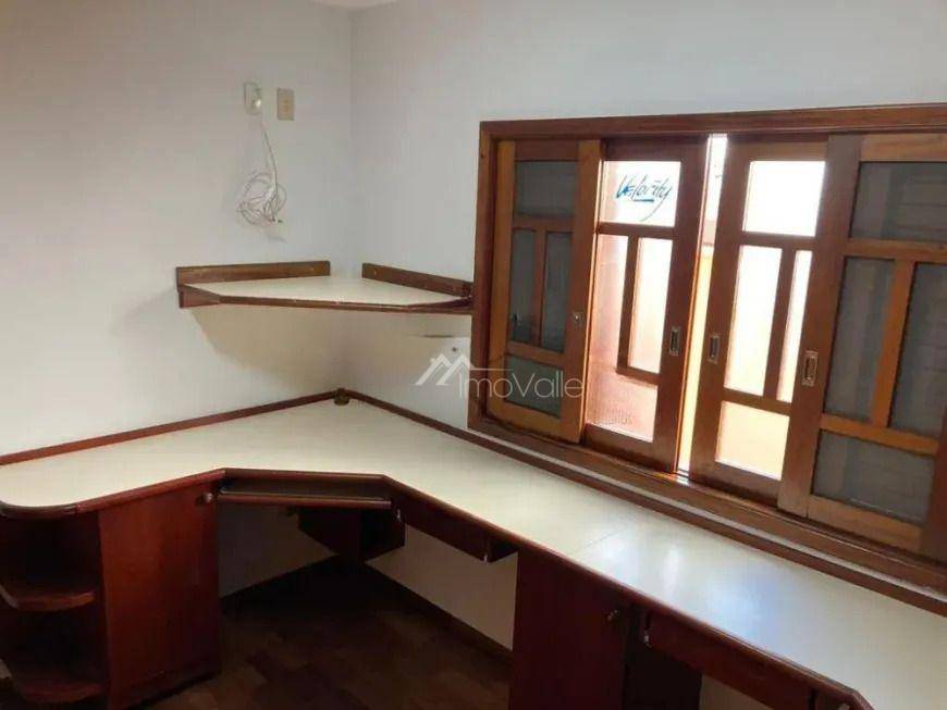 Casa de Condomínio para alugar com 6 quartos, 300m² - Foto 18