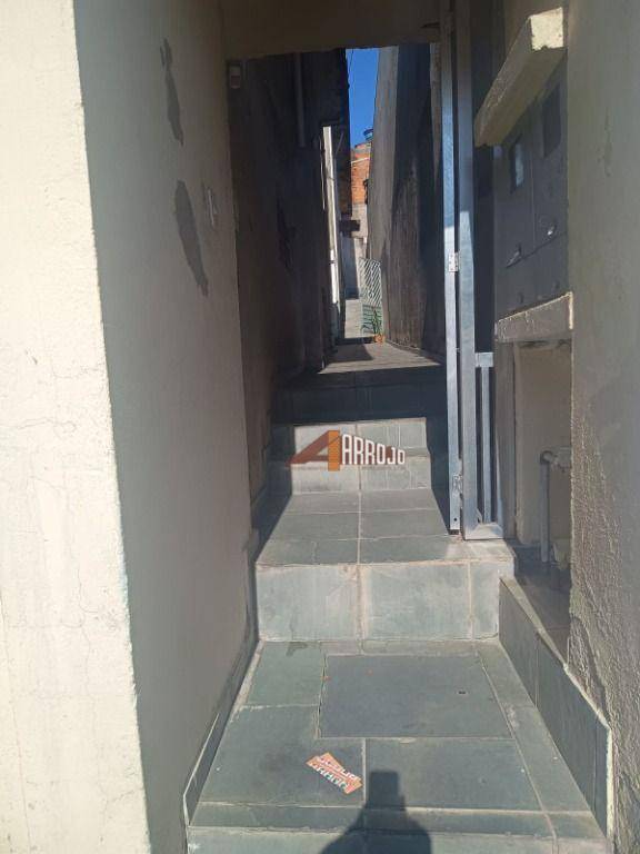 Sobrado à venda com 3 quartos, 201m² - Foto 2