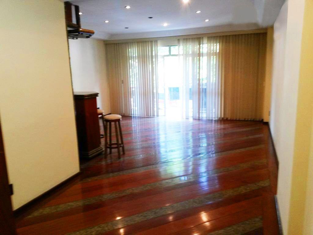 Apartamento à venda com 3 quartos, 150m² - Foto 1