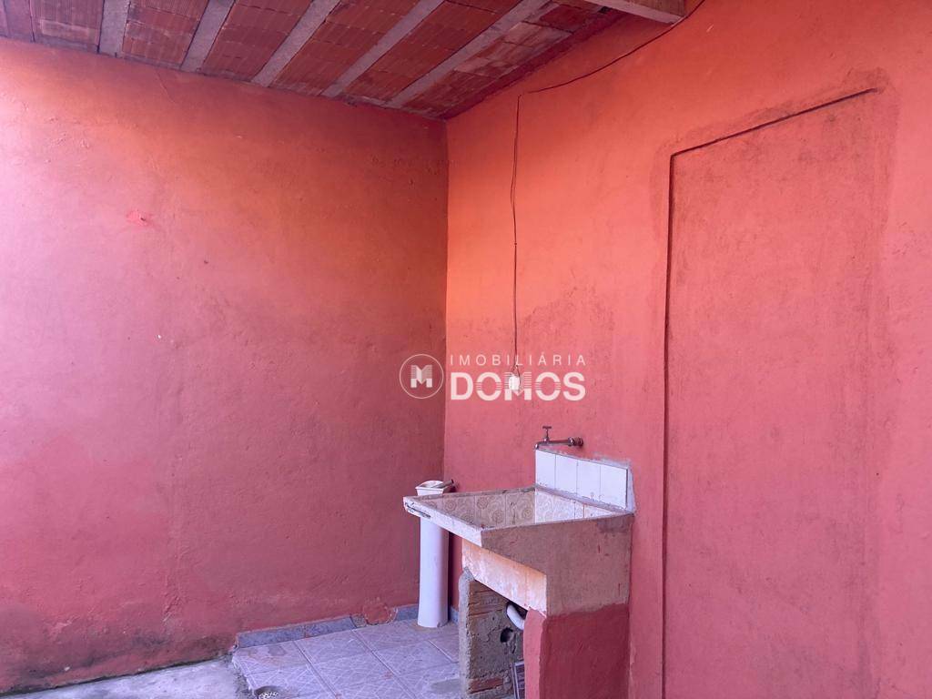 Casa à venda com 4 quartos, 150m² - Foto 12