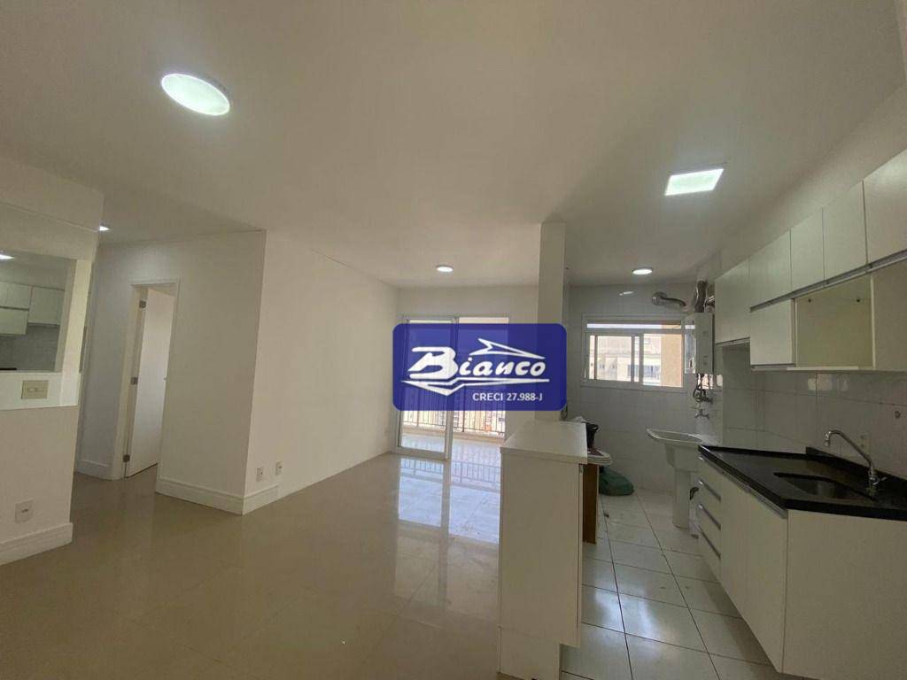 Apartamento para alugar com 2 quartos, 65m² - Foto 8