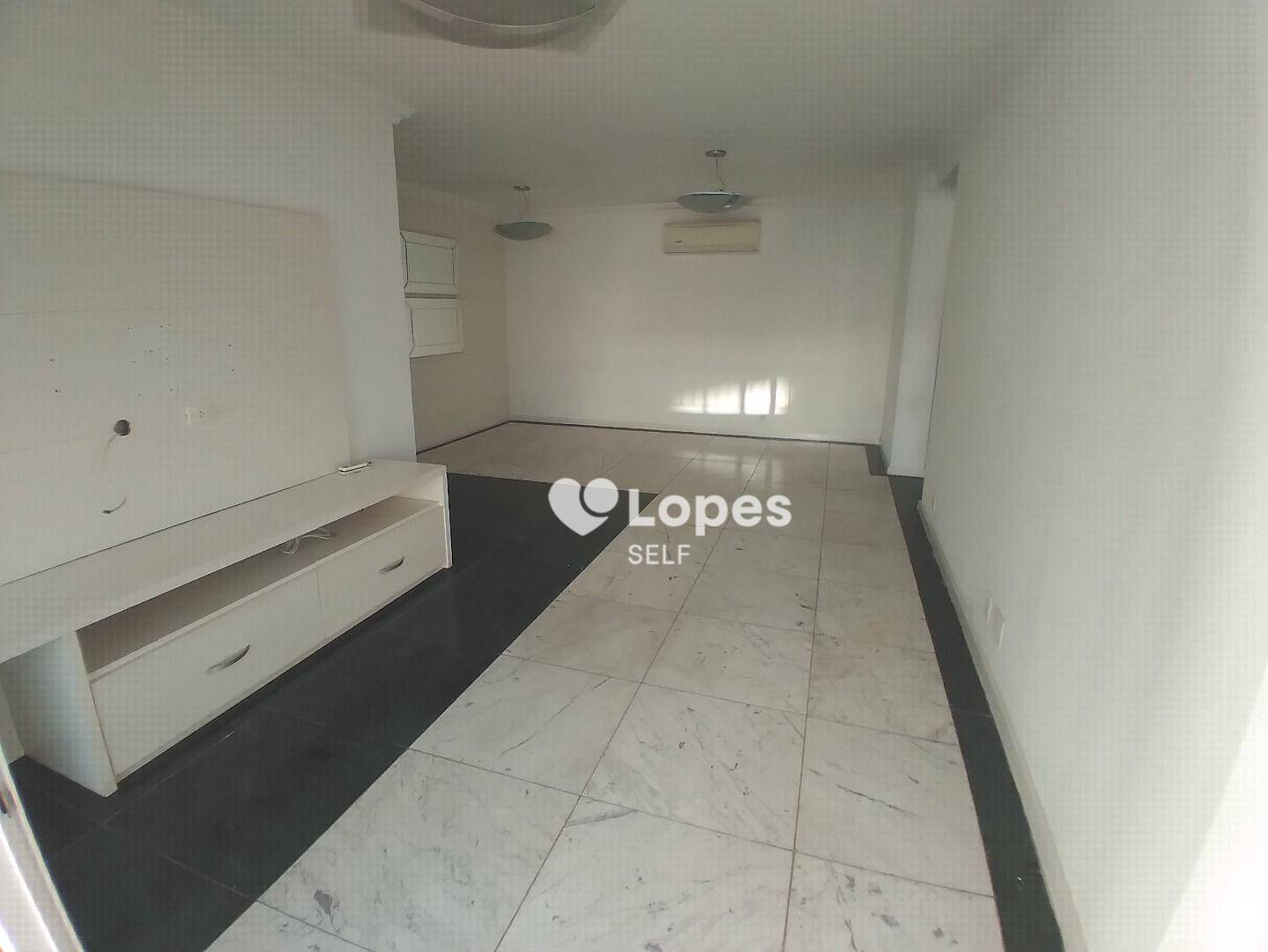 Apartamento à venda com 3 quartos, 130m² - Foto 2