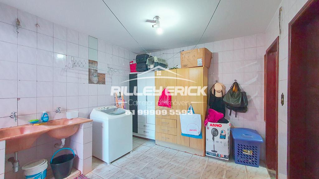 Casa à venda com 6 quartos, 320m² - Foto 11