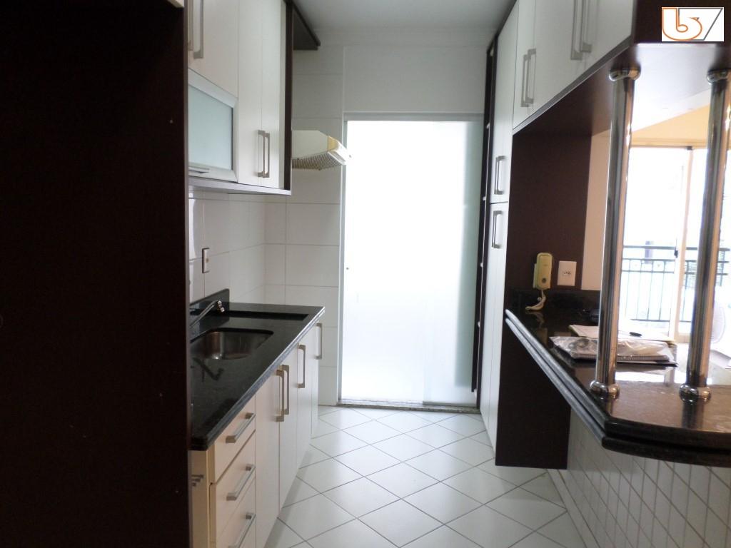 Apartamento para alugar com 2 quartos, 85m² - Foto 11