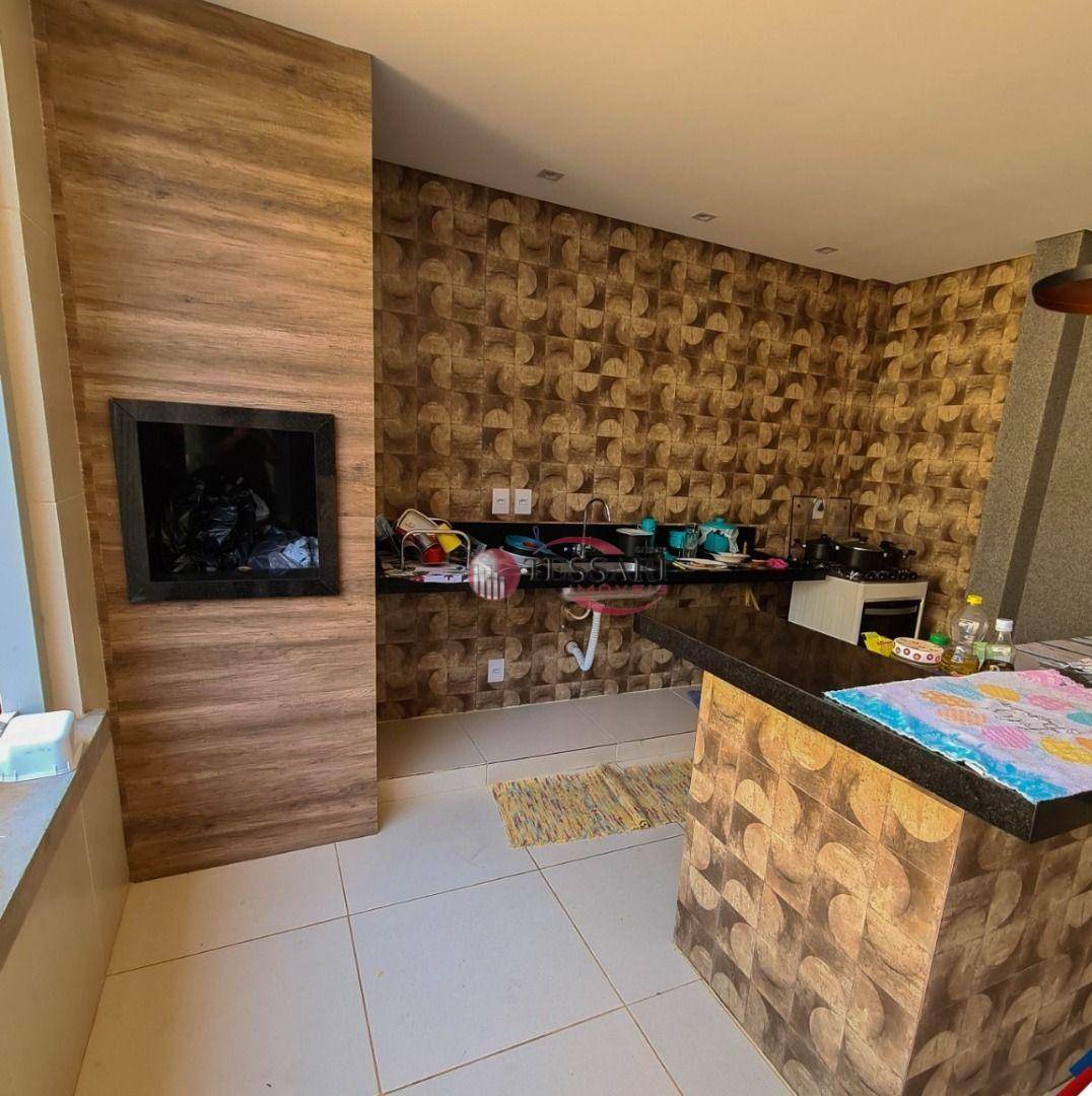 Casa à venda com 3 quartos, 200m² - Foto 10