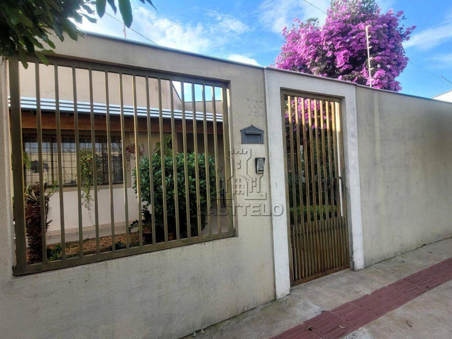Casa à venda com 4 quartos, 160m² - Foto 1