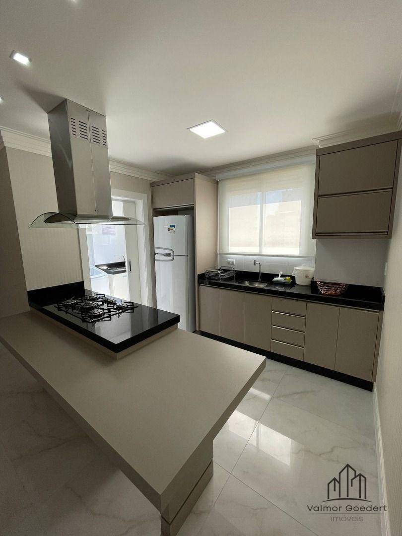 Apartamento à venda com 3 quartos, 170m² - Foto 5