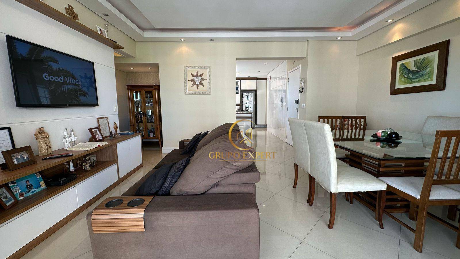 Apartamento à venda com 3 quartos, 102m² - Foto 1