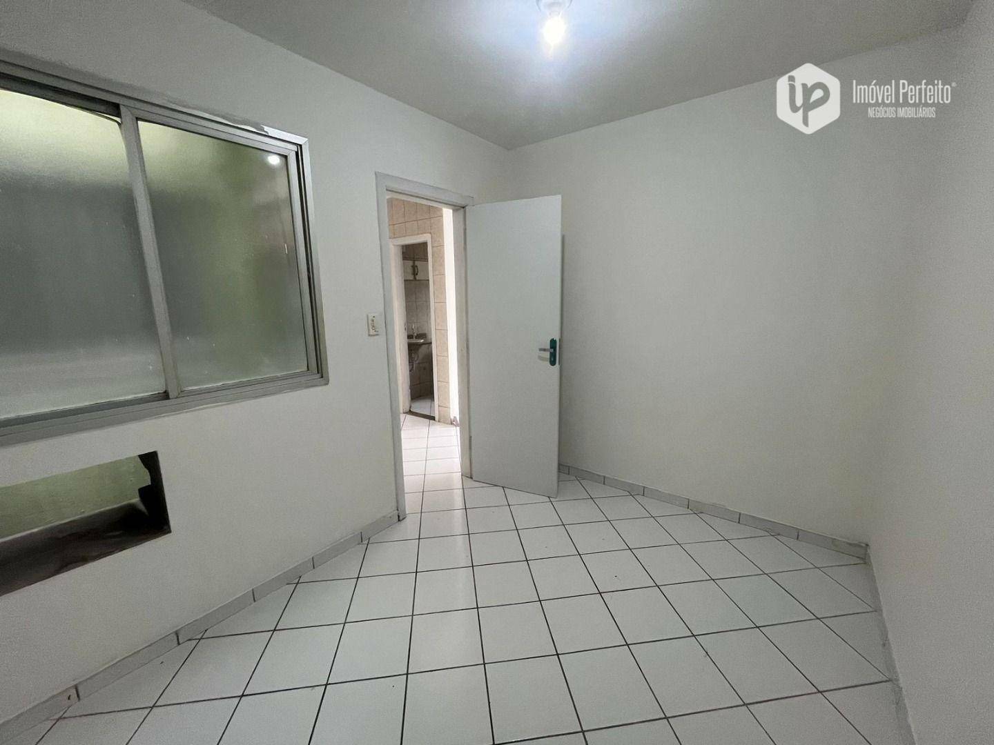 Apartamento para alugar com 2 quartos, 49m² - Foto 4