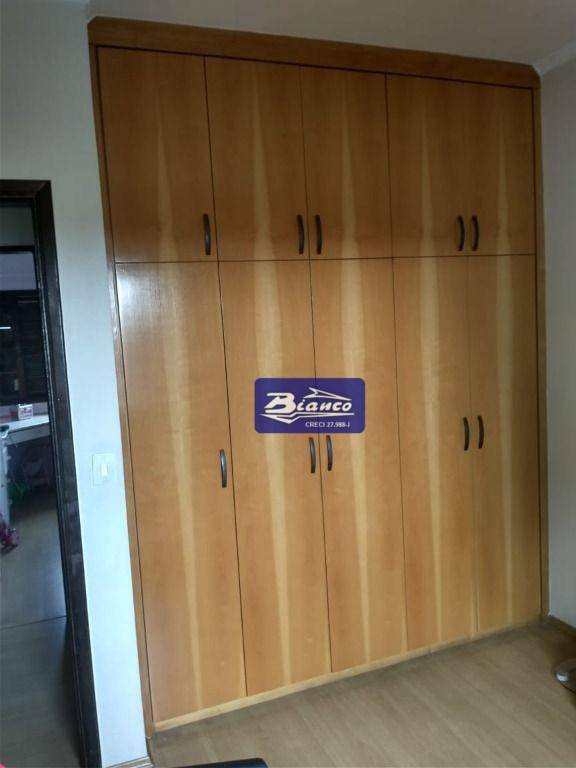 Sobrado à venda com 4 quartos, 208m² - Foto 2