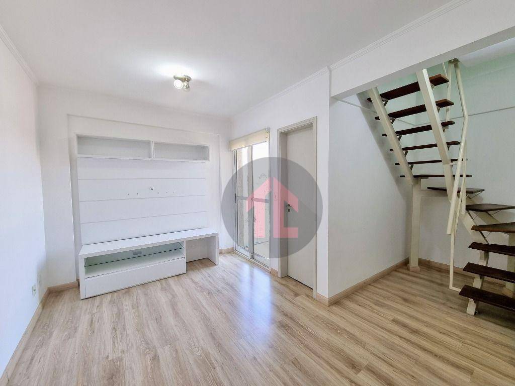 Apartamento à venda com 2 quartos, 65m² - Foto 2