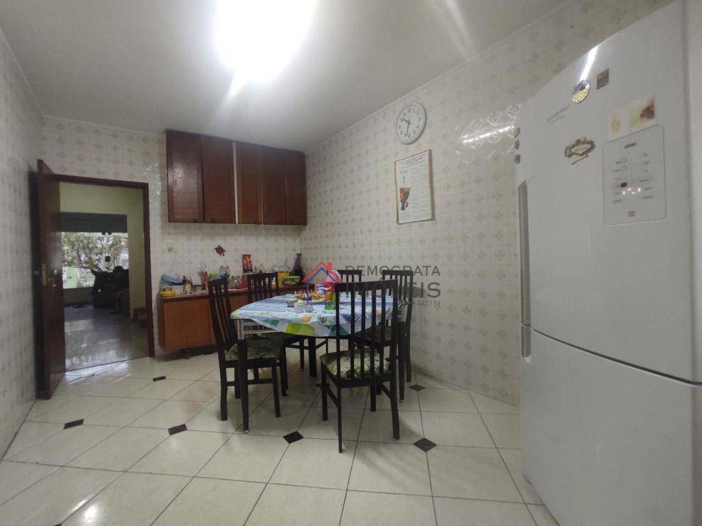 Sobrado à venda com 3 quartos, 237m² - Foto 6