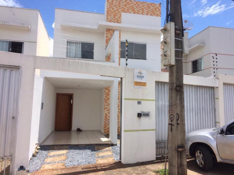 Casa à venda com 3 quartos, 110m² - Foto 1