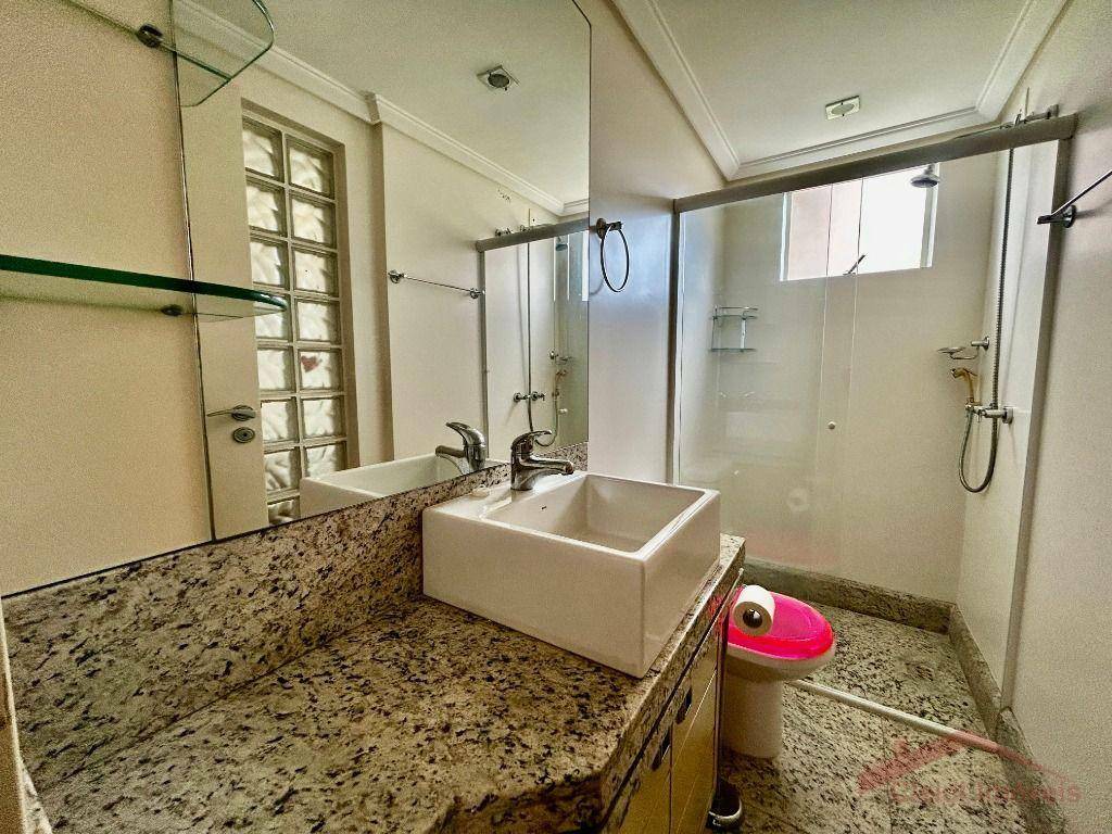 Apartamento para alugar com 2 quartos, 120m² - Foto 18
