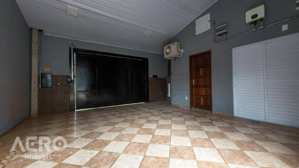 Casa à venda com 3 quartos, 163m² - Foto 2