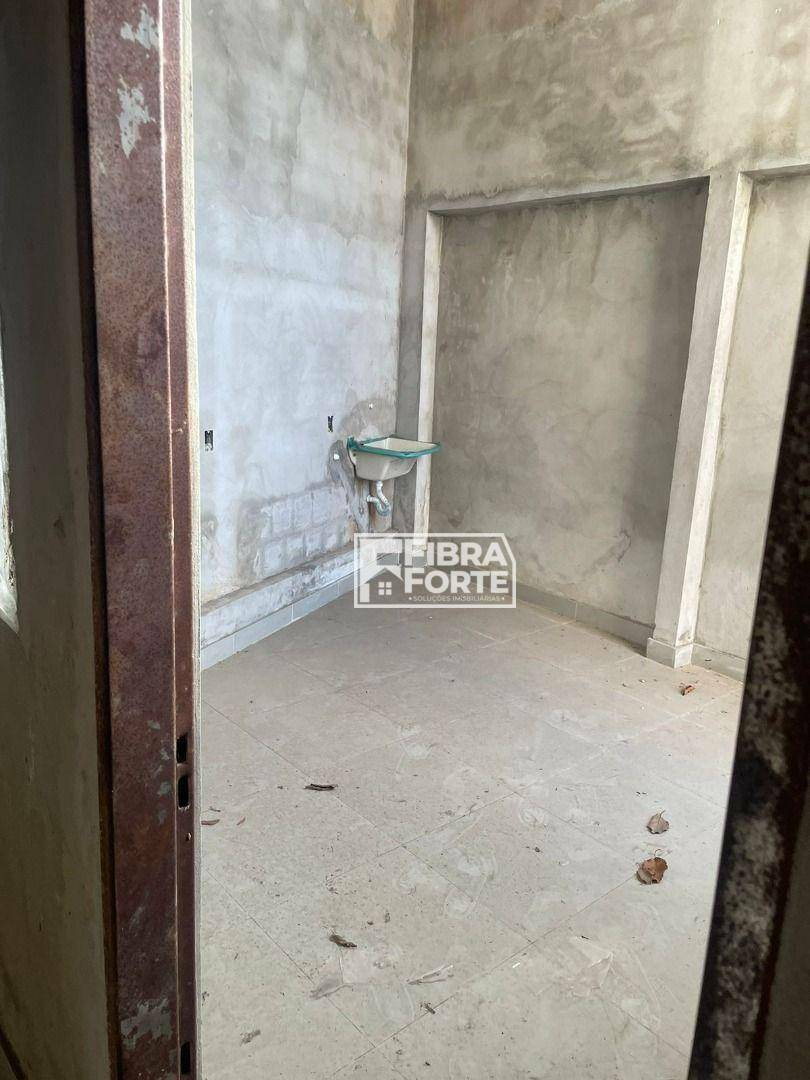 Casa à venda com 5 quartos, 200m² - Foto 12