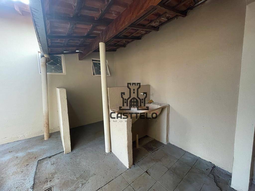 Casa à venda com 3 quartos, 130m² - Foto 12