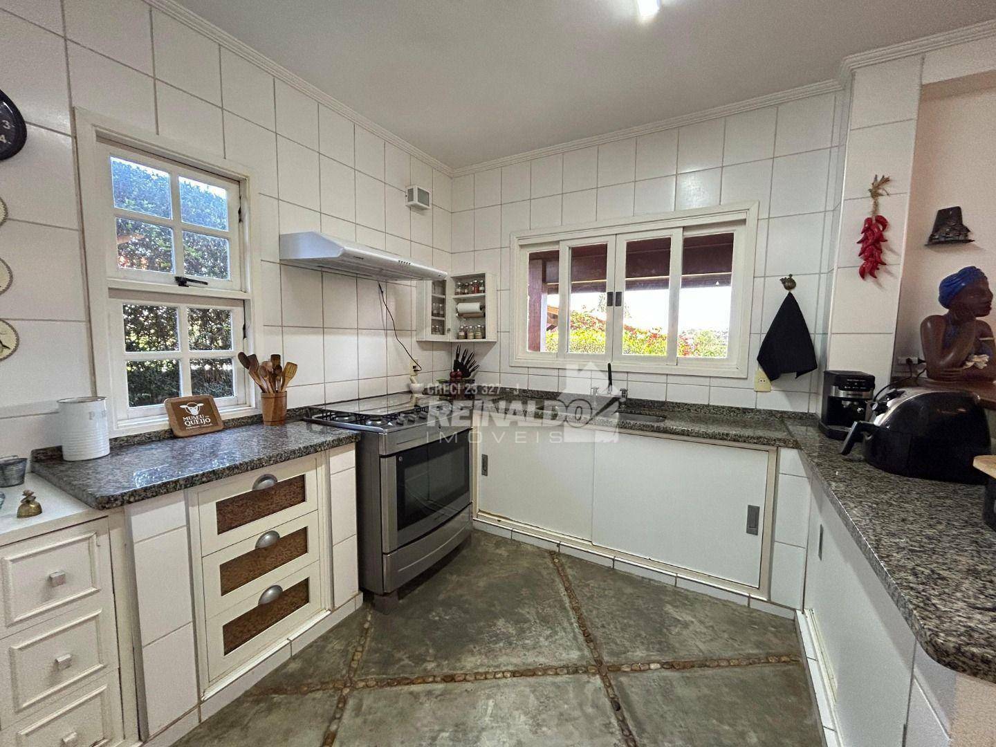 Casa de Condomínio à venda e aluguel com 3 quartos, 370m² - Foto 9