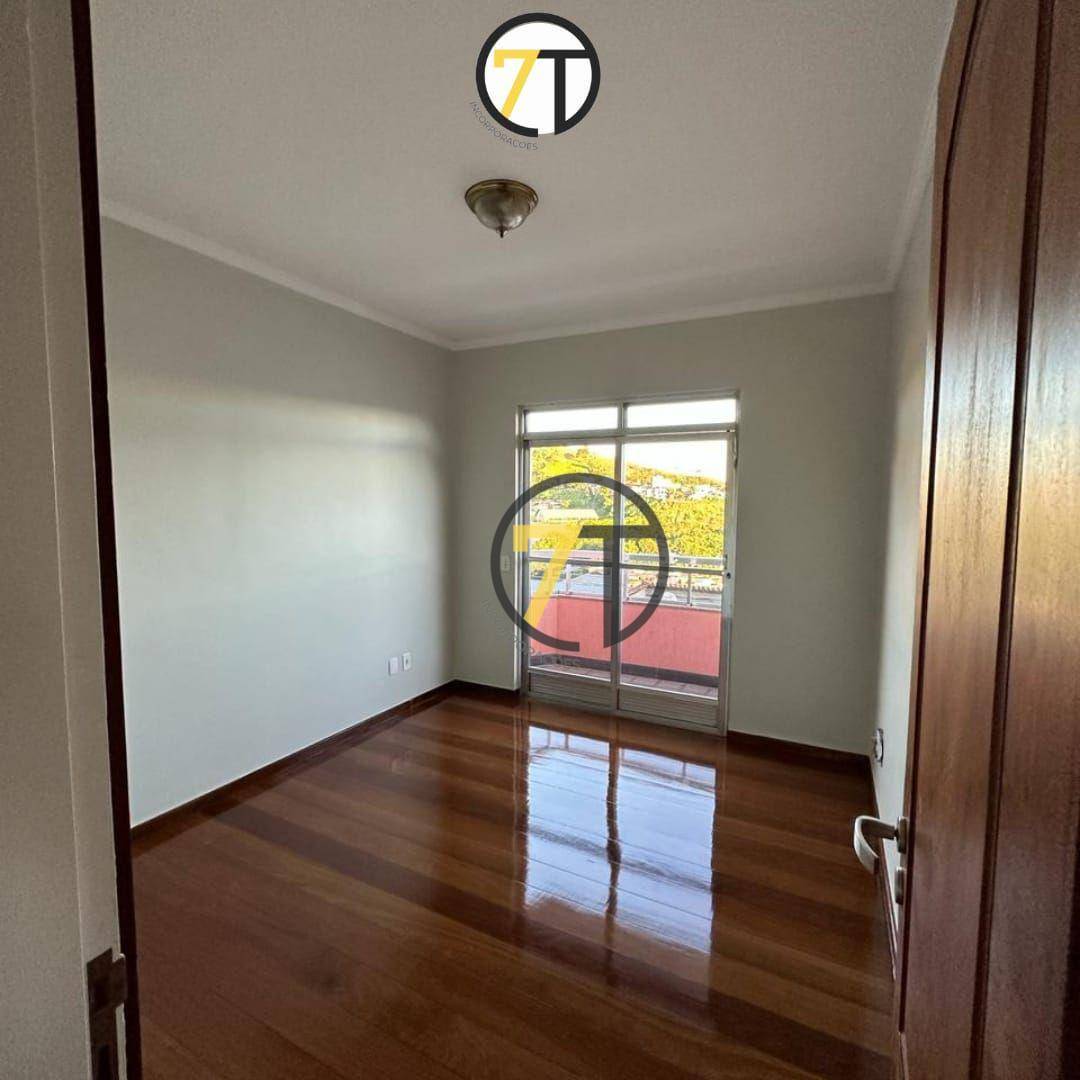 Apartamento à venda com 3 quartos, 96m² - Foto 2