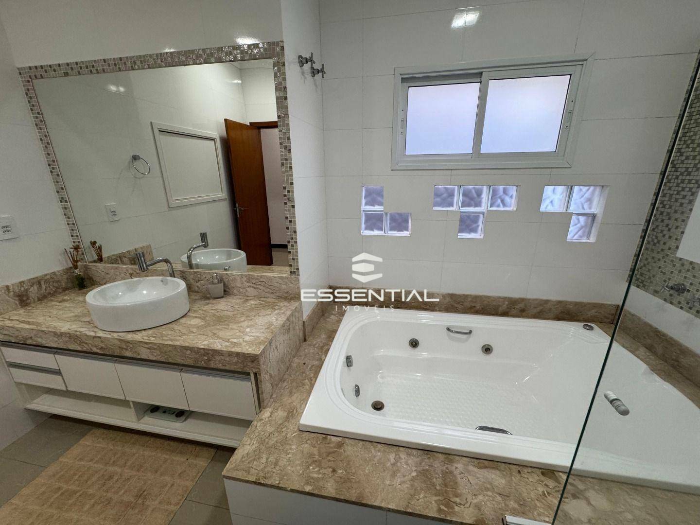 Casa de Condomínio à venda com 3 quartos, 216m² - Foto 26