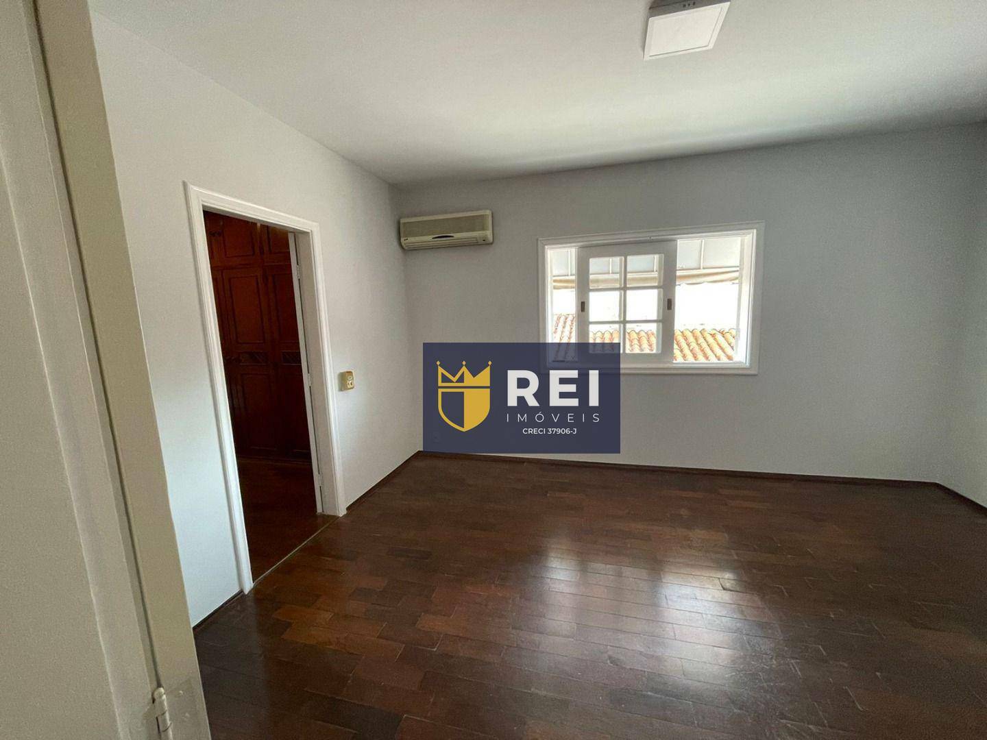 Casa à venda e aluguel com 3 quartos, 300m² - Foto 5