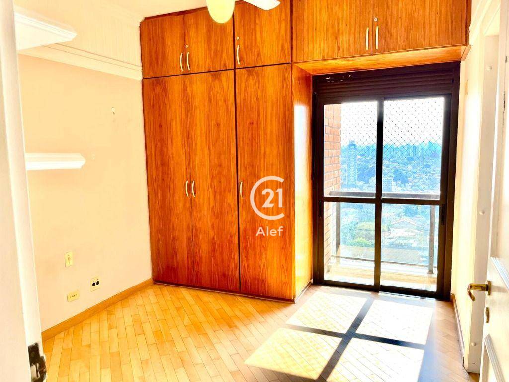 Apartamento à venda com 3 quartos, 240m² - Foto 14