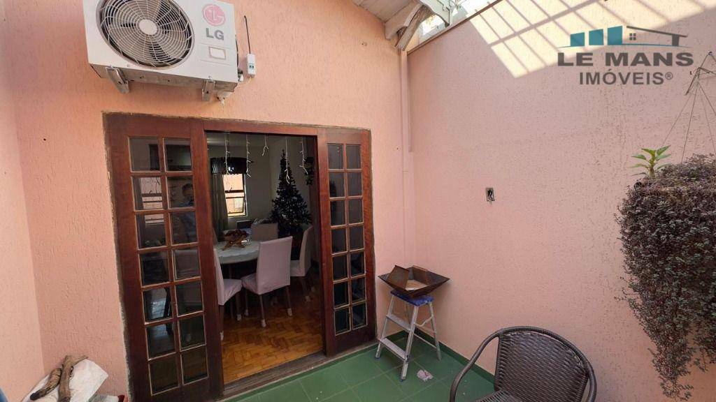 Casa à venda com 3 quartos, 186m² - Foto 10